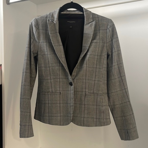 Banana Republic Jackets & Blazers - Banana republic plaid blazer